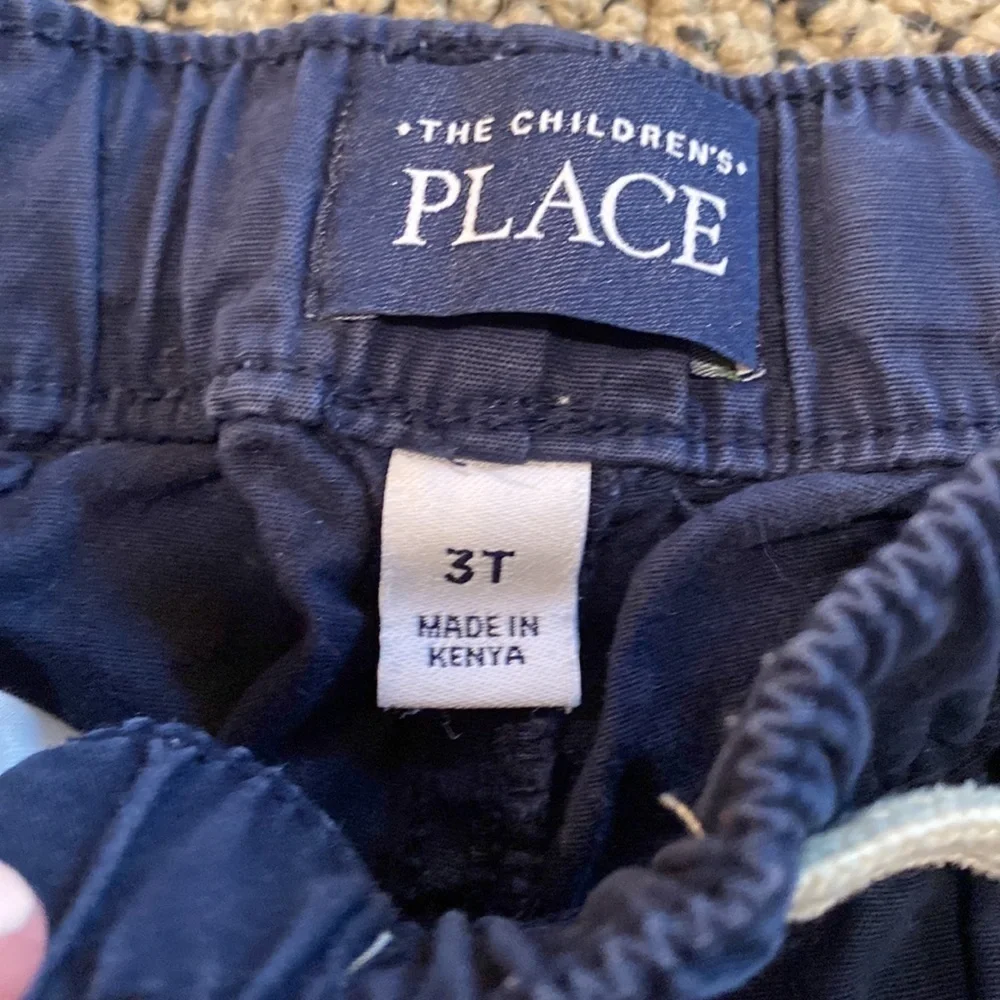 Children’s Place Short Sleeved Shirt & Roll Up Pants Size 3T- Like New - Picture 7 of 8